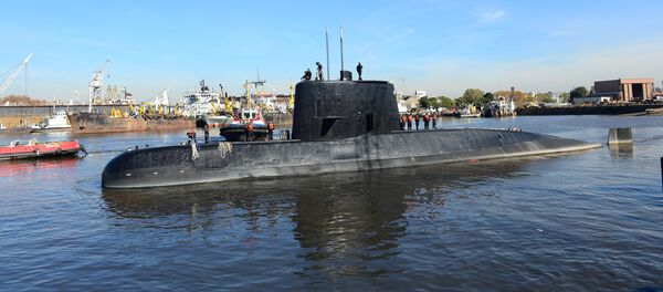 The Argentine military submarine ARA San Juan and crew are seen leaving the port of Buenos Aires, Argentina June 2, 2014 - Sputnik International