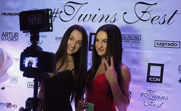 Seeing Double: Twin Festival Takes Place in Russian Capital - Sputnik International