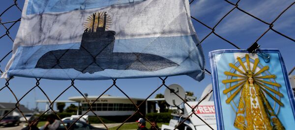 An Argentine national flag with a drawing of a submarine hangs from the fence surrounding the naval base in Mar del Plata, Argentina, Tuesday, Nov. 21, 2017 An Argentine national flag with a drawing of a submarine hangs from the fence surrounding the naval base in Mar del Plata, Argentina, Tuesday, Nov. 21, 2017 - Sputnik International