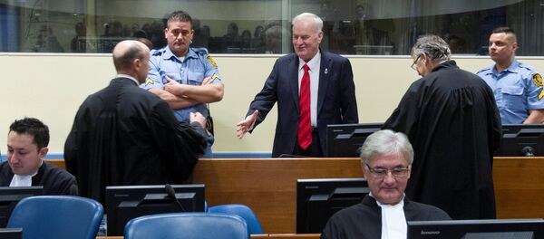 Ex-Bosnian Serb wartime general Ratko Mladic appears in court at the International Criminal Tribunal for the former Yugoslavia (ICTY) in the Hague, Netherlands November 22, 2017 - Sputnik International