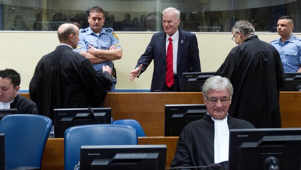 Ex-Bosnian Serb wartime general Ratko Mladic appears in court at the International Criminal Tribunal for the former Yugoslavia (ICTY) in the Hague, Netherlands November 22, 2017 - Sputnik International