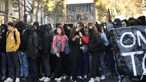 A protest against changes to France's university admission rules, Paris - Sputnik International