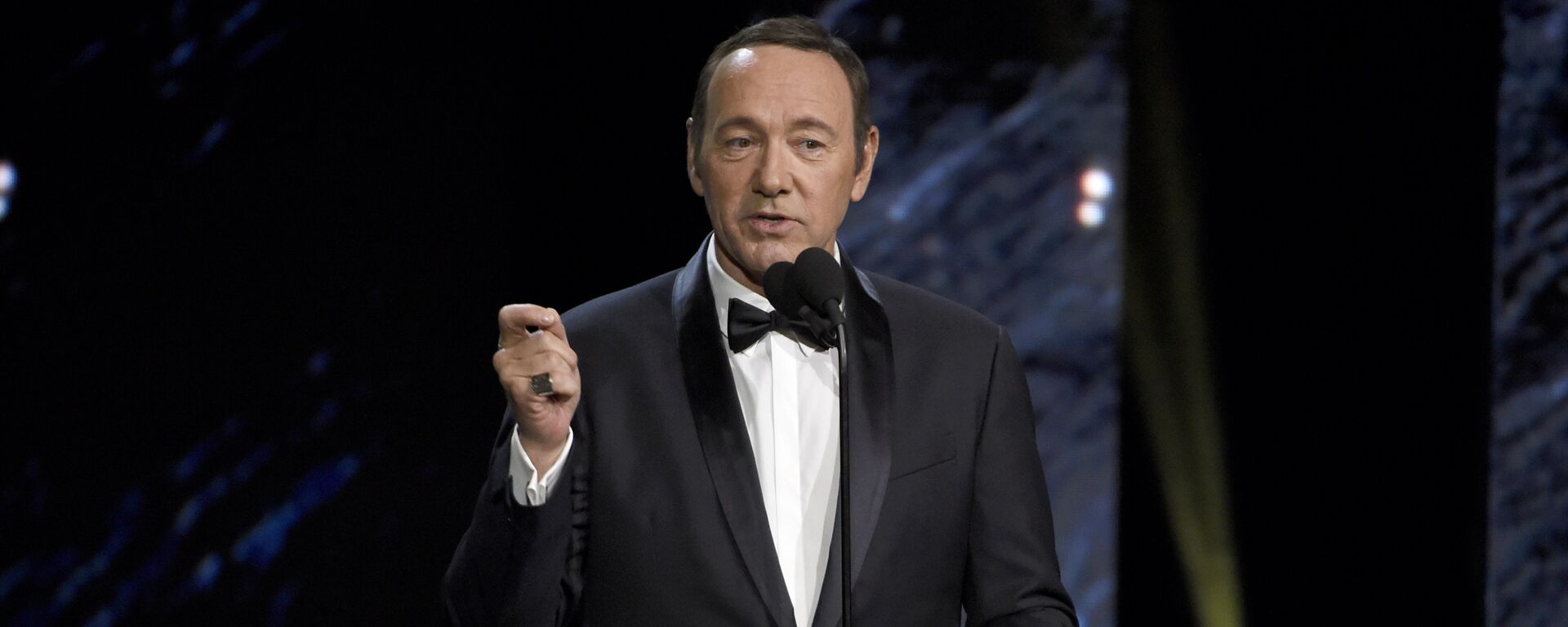 In this Oct. 27, 2017 photo, Kevin Spacey presents the award for excellence in television at the BAFTA Los Angeles Britannia Awards at the Beverly Hilton Hotel in Beverly Hills, Calif.  - Sputnik International, 1920, 04.05.2021