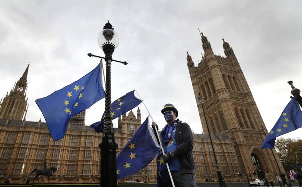 Hammond: Boris Johnson 'Must Respect' Parliament's Desire to Block No Deal Brexit Hammond: Boris Johnson 'Must Respect' Parliament's Desire to Block No Deal Brexit - Sputnik International