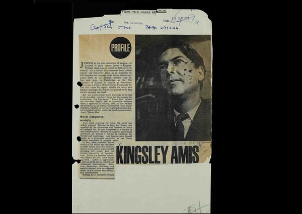 Press cutting about Amis on his MI5 file - Sputnik International
