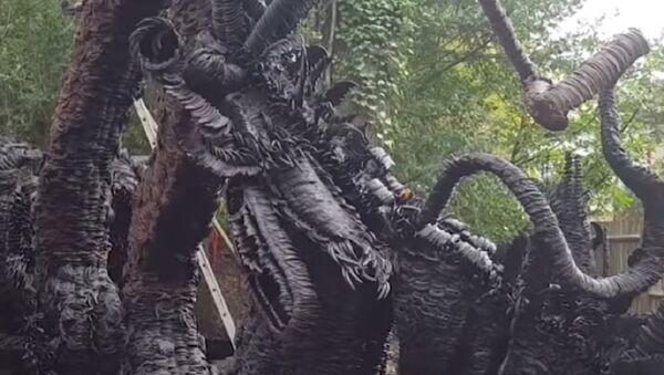 Statue of a Dragon Made of Old Horseshoes - Sputnik International