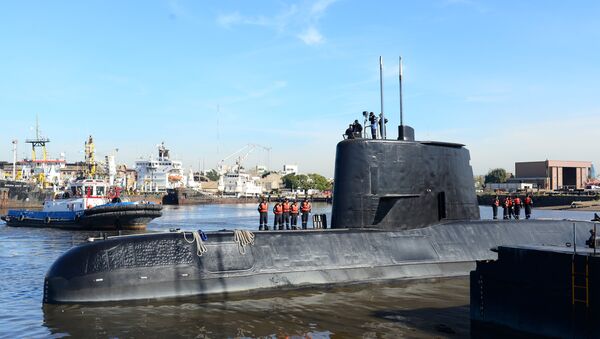 The Argentine military submarine ARA San Juan and crew are seen leaving the port of Buenos Aires, Argentina. (File) - Sputnik International