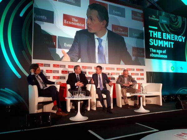 Dr Stephan Herbst (pictured above, and second from the right) at an energy summit in London on Wednesday Dr Stephan Herbst (pictured above, and second from the right) at an energy summit in London on Wednesday - Sputnik International