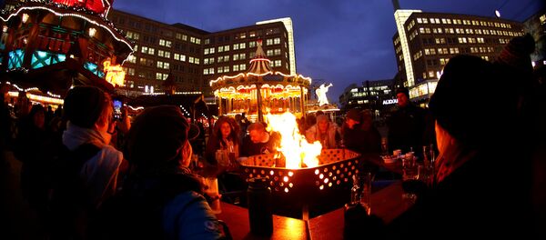 People visit the Christmas market at Alexanderplatz square in Berlin, Germany, November 28, 2017 People visit the Christmas market at Alexanderplatz square in Berlin, Germany, November 28, 2017 - Sputnik International