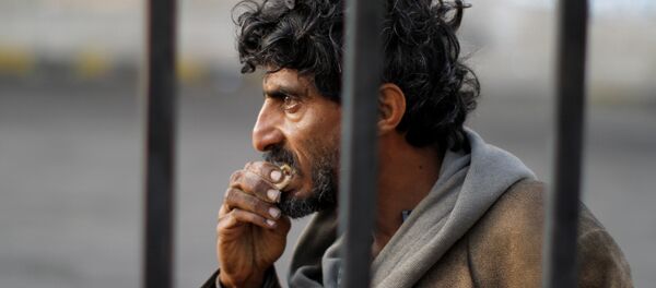 A homeless Yemeni man is seen on a street in Sanaa, Yemen November 24, 2017. A homeless Yemeni man is seen on a street in Sanaa, Yemen November 24, 2017. - Sputnik International