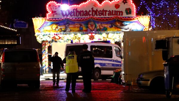 Police have evacuated a Christmas market and the surrounding area in the German city of Potsdam, near Berlin, Germany, December 1, 2017, to investigate a suspicious object - Sputnik International