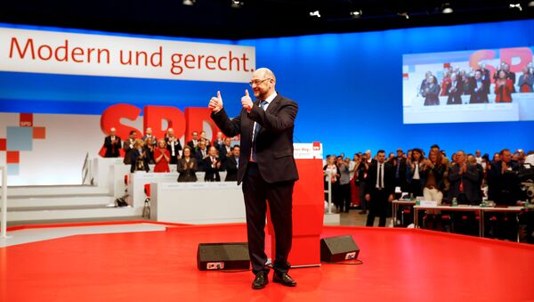 Social Democratic Party (SPD) leader Martin Schulz gestures during an SPD party convention in Berlin, Germany, December 7, 2017 - Sputnik International