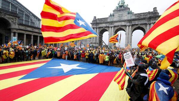 Pro-independence Catalans from all over Europe take part in a rally showing their support to ousted Catalan leader Carles Puigdemont and his government, in Brussels, Belgium December 7, 2017 - Sputnik International