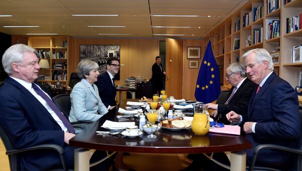 (L to R) Britain's Secretary of State for Exiting the European Union David Davis, Britain's Prime Minister Theresa May, European Commission President Jean-Claude Juncker and European Union's chief Brexit negotiator Michel Barnier meet at the European Commission in Brussels, Belgium, December 8, 2017 - Sputnik International