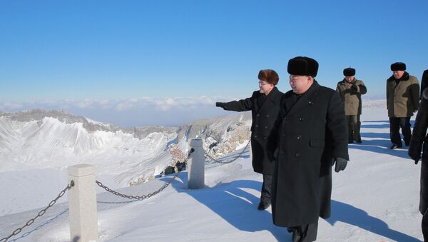 North Korean leader Kim Jong Un visits Mount Paektu in this photo released by North Korea's Korean Central News Agency (KCNA) in Pyongyang December 9, 2017 - Sputnik International
