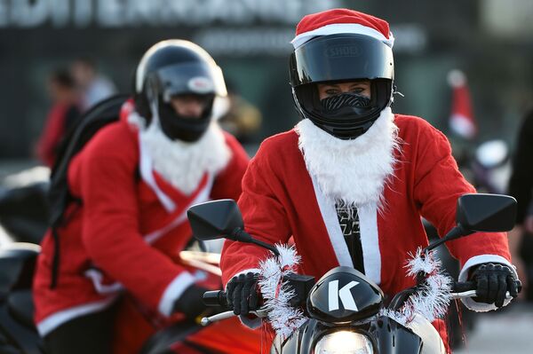 Ho-Ho-Hot! Ladies From Around the World Grace Santa Claus Costumes - Sputnik International