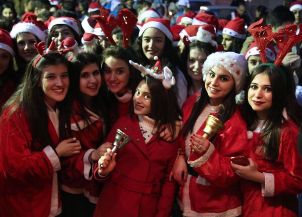 Ho-Ho-Hot! Ladies From Around the World Grace Santa Claus Costumes - Sputnik International