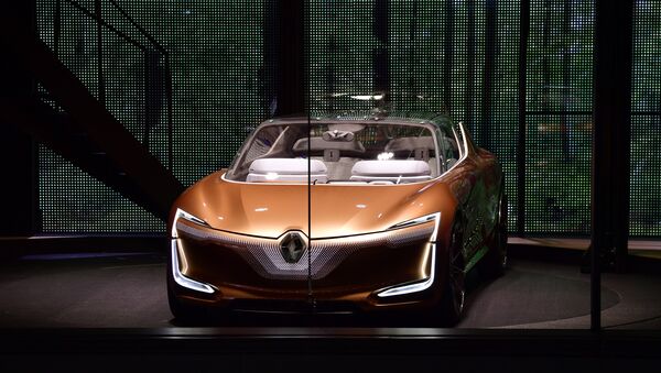 Renault prototype Symbioz is presented during its world premiere during a show on stage at the Renault stand at the Frankfurt Motor Show IAA in Frankfurt am Main, western Germany - Sputnik International