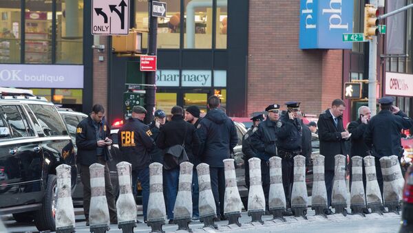 FBI and police respond to a reported explosion at the Port Authority Bus Terminal on December 11, 2017 in New York - Sputnik International