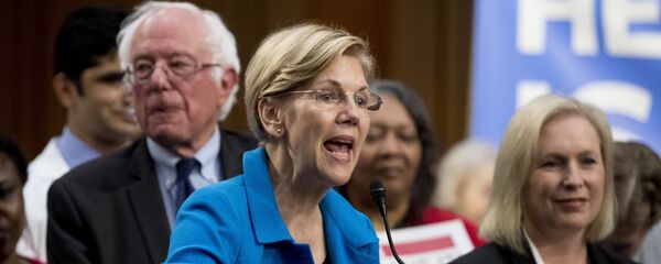 Sen. Elizabeth Warren and Sen. Kirsten Gillibrand - Sputnik International