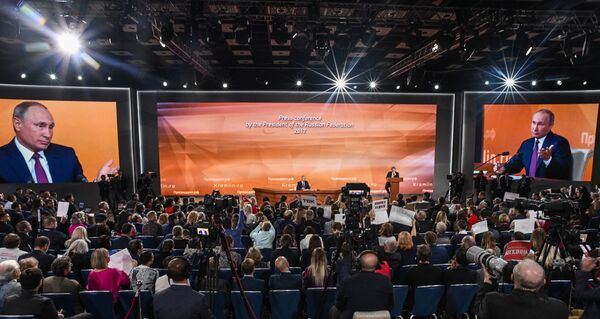 Russian President Vladimir Putin speaks during his annual press conference in Moscow on December 14, 2017 - Sputnik International