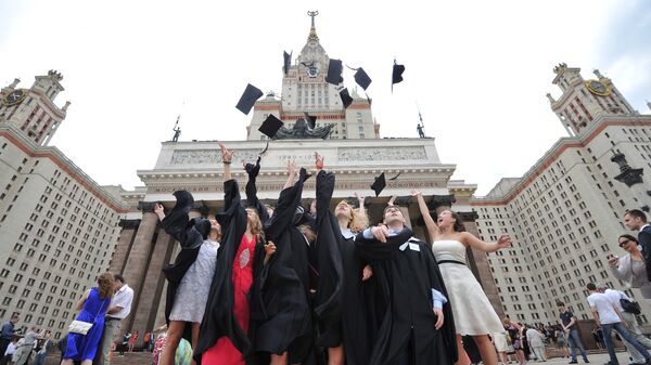 Class of 2012 university graduates after the ceremony presenting diplomas with honors in the Main Building at M.V. Lomonosov Moscow State University. (File) - Sputnik International