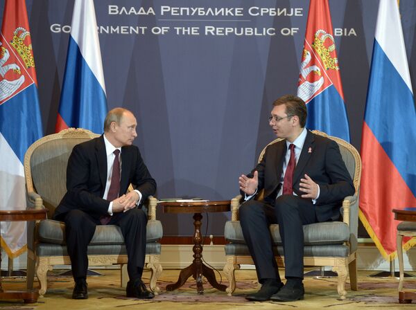 Vladimir Putin with Aleksandar Vucic during the Russian president's visit to Serbia (File photo) - Sputnik International