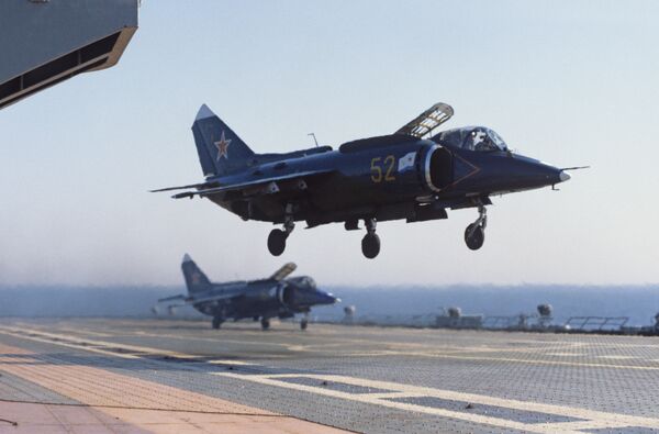Yakovlev Yak-38P fighter onboard the Novorossiysk heavy aircraft carrying cruiser of the Soviet Pacific Fleet. Yakovlev Yak-38P fighter onboard the Novorossiysk heavy aircraft carrying cruiser of the Soviet Pacific Fleet. - Sputnik International