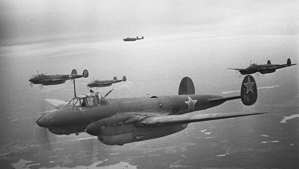 Great Patriotic War of 1941-45. Soviet aircraft bomb enemy's defenses near Leningrad during the blockade of the city in 1943 - Sputnik International