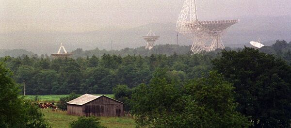 The Robert C Byrd radio telescope and its companions collect radio waves and use them to study galaxies, pulsars, planets, asteroids and forming stars The Robert C Byrd radio telescope and its companions collect radio waves and use them to study galaxies, pulsars, planets, asteroids and forming stars - Sputnik International