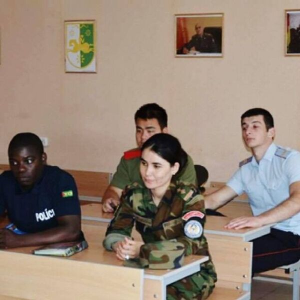 Gol Afruz Ebtekar at the academy - Sputnik International