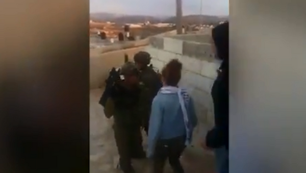 Ahed Tamimi gets arrested by IDF forces after slapping soldiers - Sputnik International