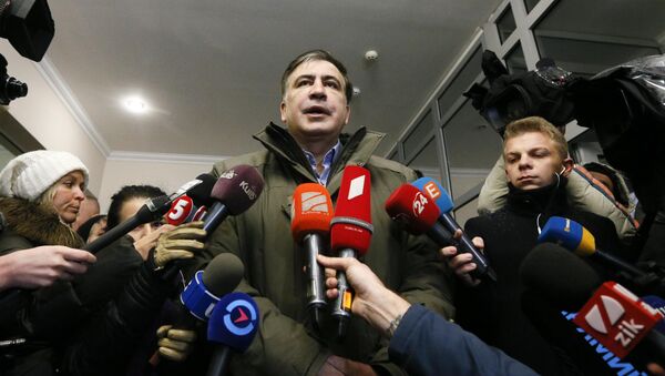 Ukrainian opposition figure and Georgian former President Mikheil Saakashvili (C) addresses journalists as he visits the General Prosecutor's Office in Kiev, Ukraine December 18, 2017 - Sputnik International
