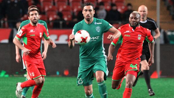 From right: Terek's Facundo Piriz and Ufa's Sylvester Igboun during the Russian Football Premier League's Round 18 match between Terek Grozny and Ufa - Sputnik International