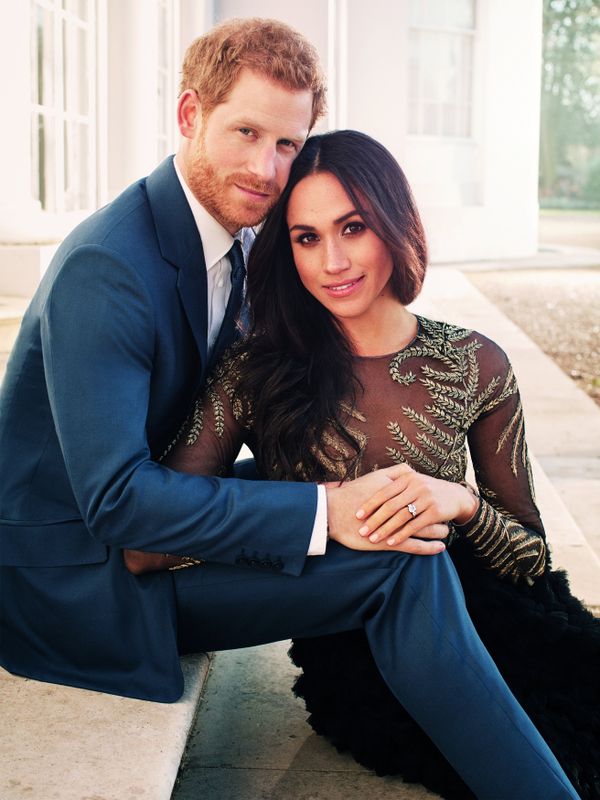 One of two official engagement photos released on December 21, 2017 by Kensington Palace of Prince Harry and Meghan Markle taken by Alexi Lubomirski at Frogmore House in Windsor, Britain. Picture taken in the week commencing December 17, 2017 - Sputnik International