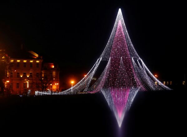 A general view of the Christmas tree in Vilnius, Lithuania - Sputnik International
