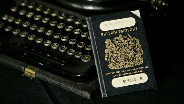 The traditional British passport. - Sputnik International