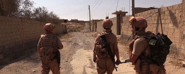 Servicemen during the efforts to demine the city of Deir ez-Zor, Syri Servicemen during the efforts to demine the city of Deir ez-Zor, Syri - Sputnik International