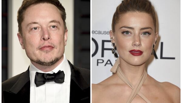 This combination photo shows Elon Musk at the Vanity Fair Oscar Party on Feb. 26, 2017, in Beverly Hills, Calif., left, and actress Amber Heard at the Glamour Women of the Year Awards on Nov. 14, 2016, in Los Angeles - Sputnik International