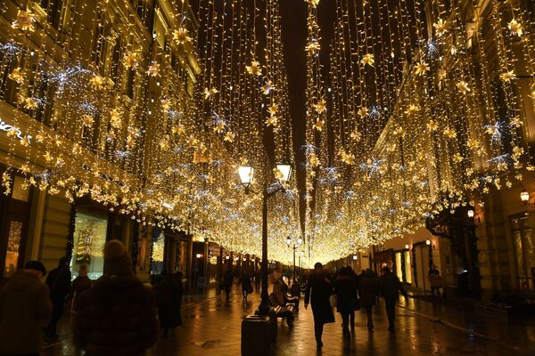 The Holidays Are Coming! Christmas Lights in Moscow - Sputnik International