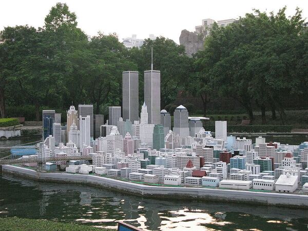 Showing Manhattan Island, with World Trade Center buildings, from the Window of the World Miniatures Park in Shenzhen, China. - Sputnik International