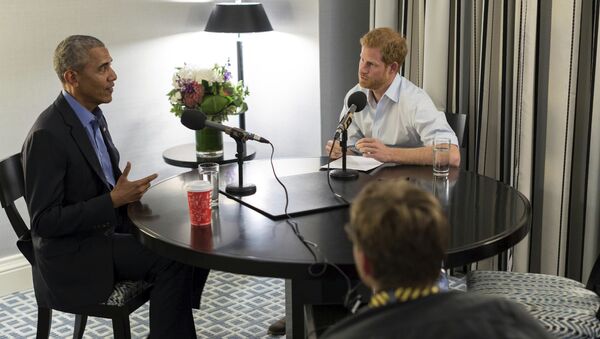 Britain's Prince Harry, right, interviews former US President Barack Obama as part of his guest editorship of BBC Radio 4's Today program - Sputnik International