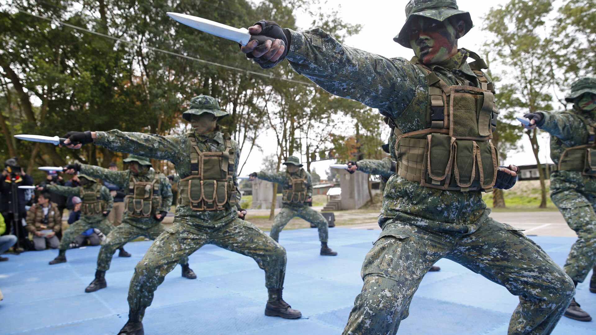 Taiwan's frogmen Marines perform close combat drills just a few kilometers from mainland China on the outlying island of Kinmen, Taiwan (File) - Sputnik International, 1920, 25.05.2022