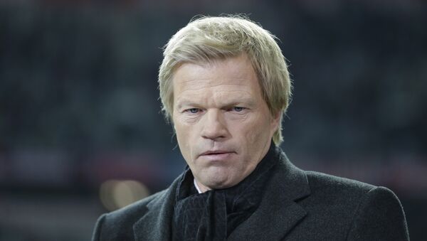 Former Bayern Munich goalkeeper and TV sports moderator Oliver Kahn is waiting for an interview prior to the soccer Champions League group F match between FC Bayern Munich and OSC Lille in Munich, Germany, Wednesday, Nov. 7, 2012 - Sputnik International