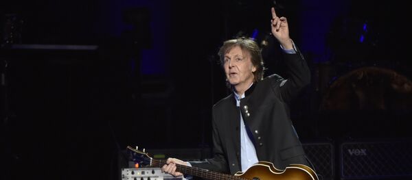 Paul McCartney performs on the One on One Tour at the Hollywood Casino Amphitheatre on Wednesday, July 26, 2017, in Tinley Park, IL. Paul McCartney performs on the One on One Tour at the Hollywood Casino Amphitheatre on Wednesday, July 26, 2017, in Tinley Park, IL. - Sputnik International