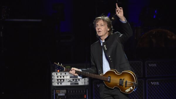 Paul McCartney performs on the One on One Tour at the Hollywood Casino Amphitheatre on Wednesday, July 26, 2017, in Tinley Park, IL. - Sputnik International