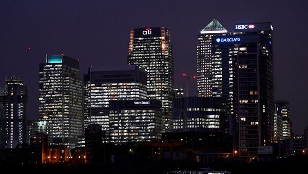 Office blocks of Citi, Barclays, and HSBC banks are seen at dusk in the Canary Wharf financial district in London, Britain November 16, 2017 - Sputnik International