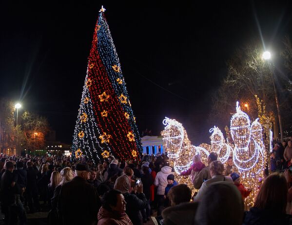 The New Year is Here! Christmas Trees Around the World - Sputnik International