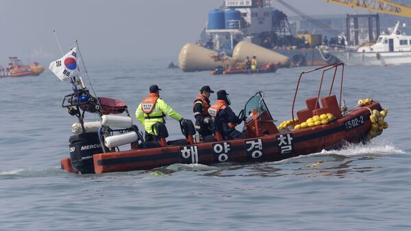South Korean Coast Guard police officers on a boat (File) - Sputnik International