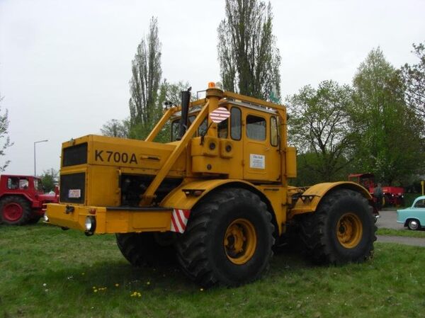 The legendary Kirovets К-700 tractor The legendary Kirovets К-700 tractor - Sputnik International